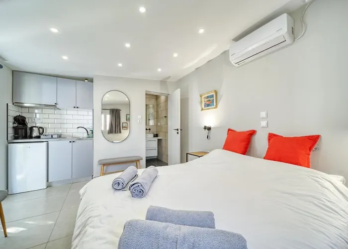 Chic Rooftop Studio W/ Terrace - Near Acropolis
